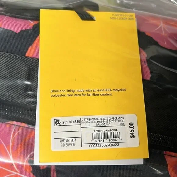 DVF Geranium Leaf 🍃 WeekenderBag 💼 Get AWAY🏃‍♀️in Style! Zip outside pocket - Picture 16 of 17